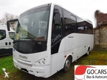 minibús Isuzu
