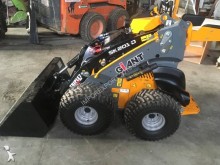 Giant mini loader