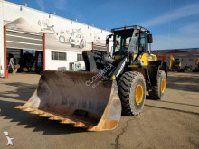 Komatsu WA320