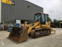 Caterpillar track loader