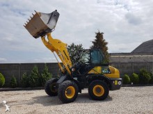 Komatsu WA100M6 WHEEL LOADER + 3 x accessories
