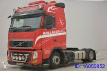 tracteur convoi exceptionnel Volvo