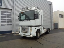 Renault tractor unit