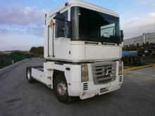 Renault Magnum 440.18 tractor unit