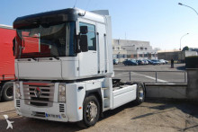 trattore Renault