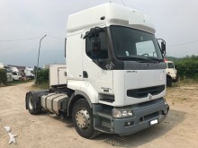 trattore Renault