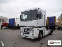 trattore Renault