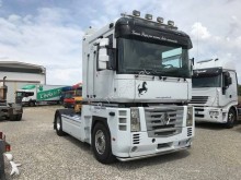 trattore Renault