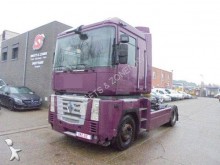 trattore Renault