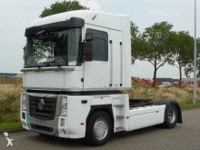 trattore Renault