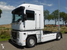 trattore Renault
