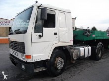 tracteur Volvo FL10