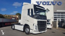 cap tractor Volvo