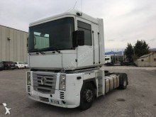 trattore Renault