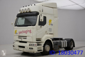 cap tractor Renault