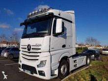 Mercedes tractor unit
