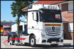 Mercedes exceptional transport tractor unit