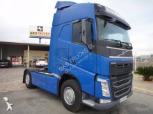 cap tractor Volvo