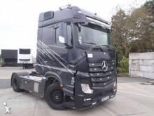 Mercedes tractor unit