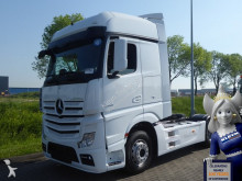 Mercedes tractor unit