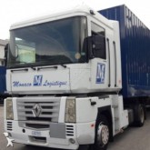 cap tractor platformă joasă Renault