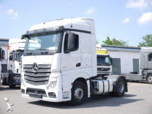 Mercedes tractor unit