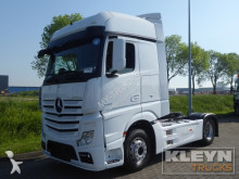 Mercedes tractor unit