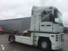 tracteur convoi exceptionnel Renault