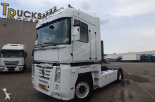 trattore Renault Magnum 520