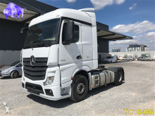 Mercedes tractor unit