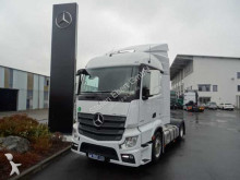 Mercedes exceptional transport tractor unit