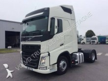 cap tractor Volvo