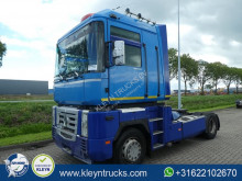 Renault Magnum 440 tractor unit