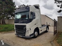 cap tractor Volvo