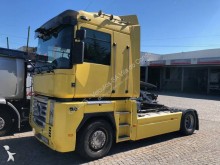 cap tractor Renault