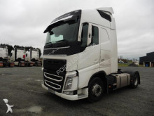 cap tractor Volvo
