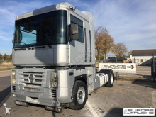Renault Magnum 440 tractor unit