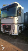 cap tractor Renault