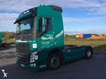cap tractor Volvo