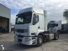 cap tractor vehicul şcoală auto Renault