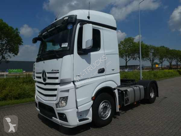 Voir les photos Tracteur Mercedes