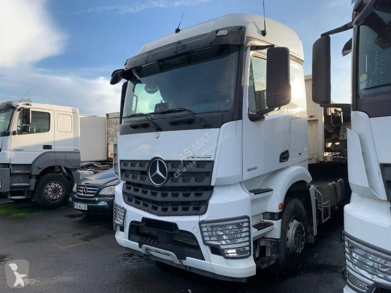 Voir les photos Tracteur Mercedes