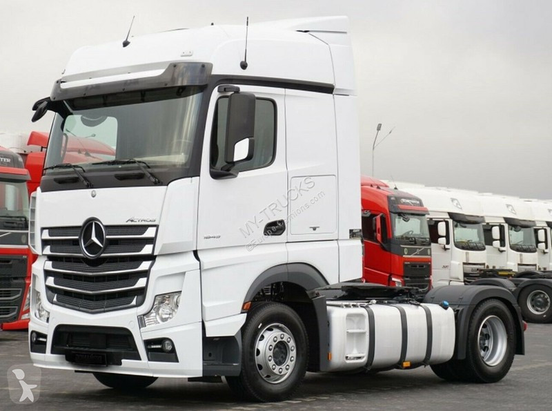 Voir les photos Tracteur Mercedes