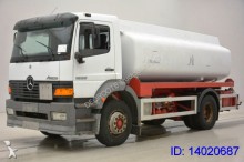 camion citerne Mercedes