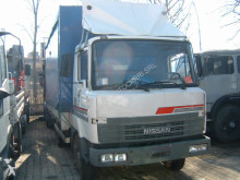 camion cassone centinato Nissan