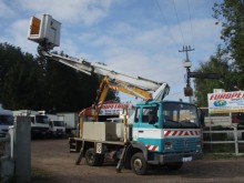 camión plataforma elevadora Renault