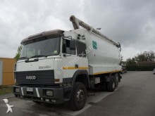 camion cisterna Iveco