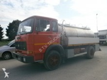 camion cisterna Iveco
