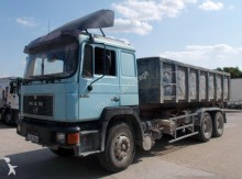 camion polybenne MAN