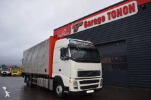 camion cassone centinato alla francese Volvo